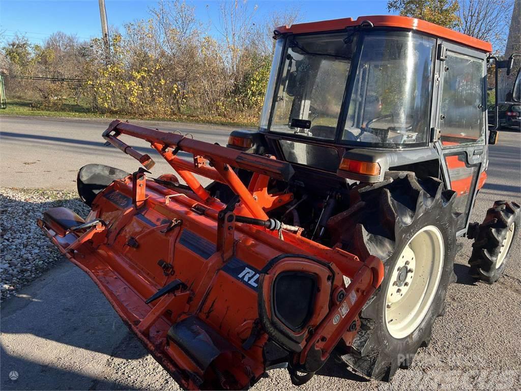 Kubota GL320 Tractores