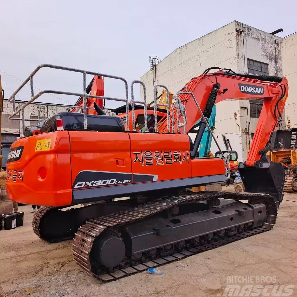 Doosan DX 300 Excavadoras sobre orugas