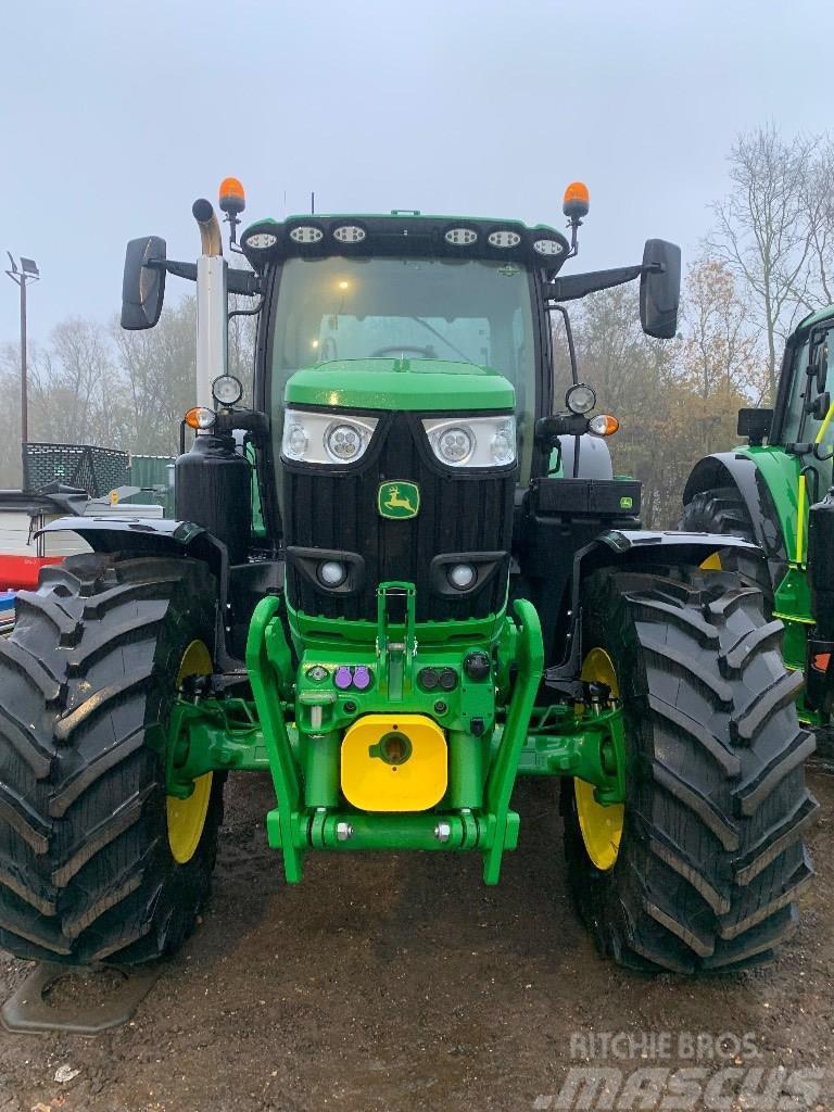 John Deere 6R215 Tractores