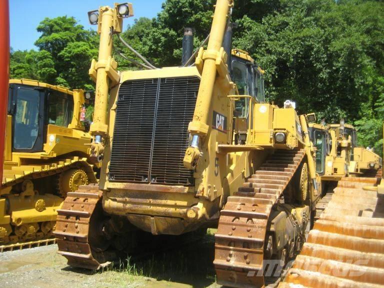 CAT D10R Buldozer sobre oruga