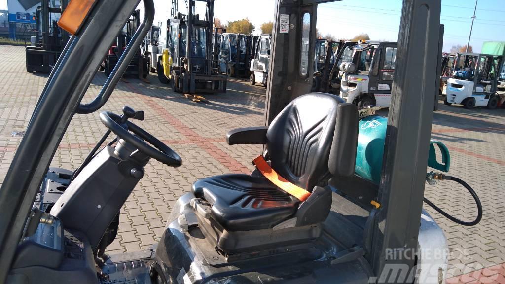 UniCarriers P1D1A15LQ Camiones LPG