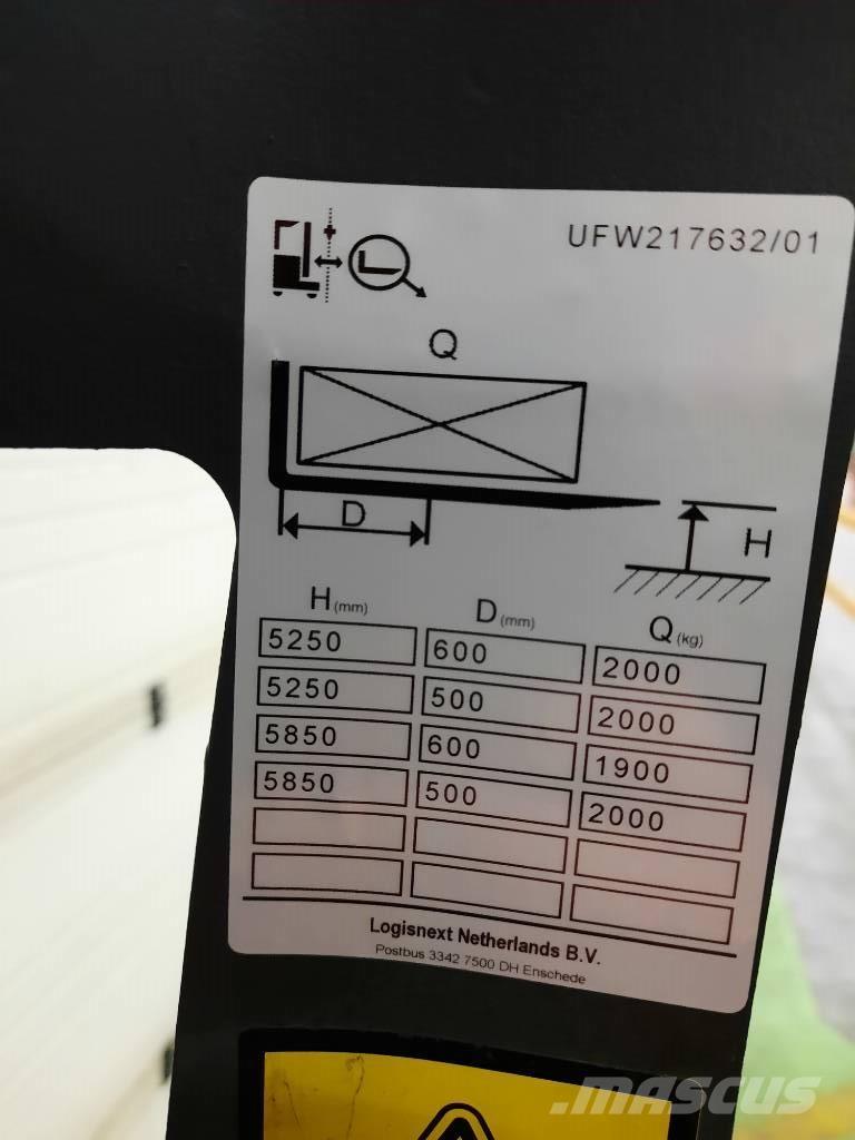 UniCarriers 200DTFVRE585UFW Montacargas de alcance de gran altura