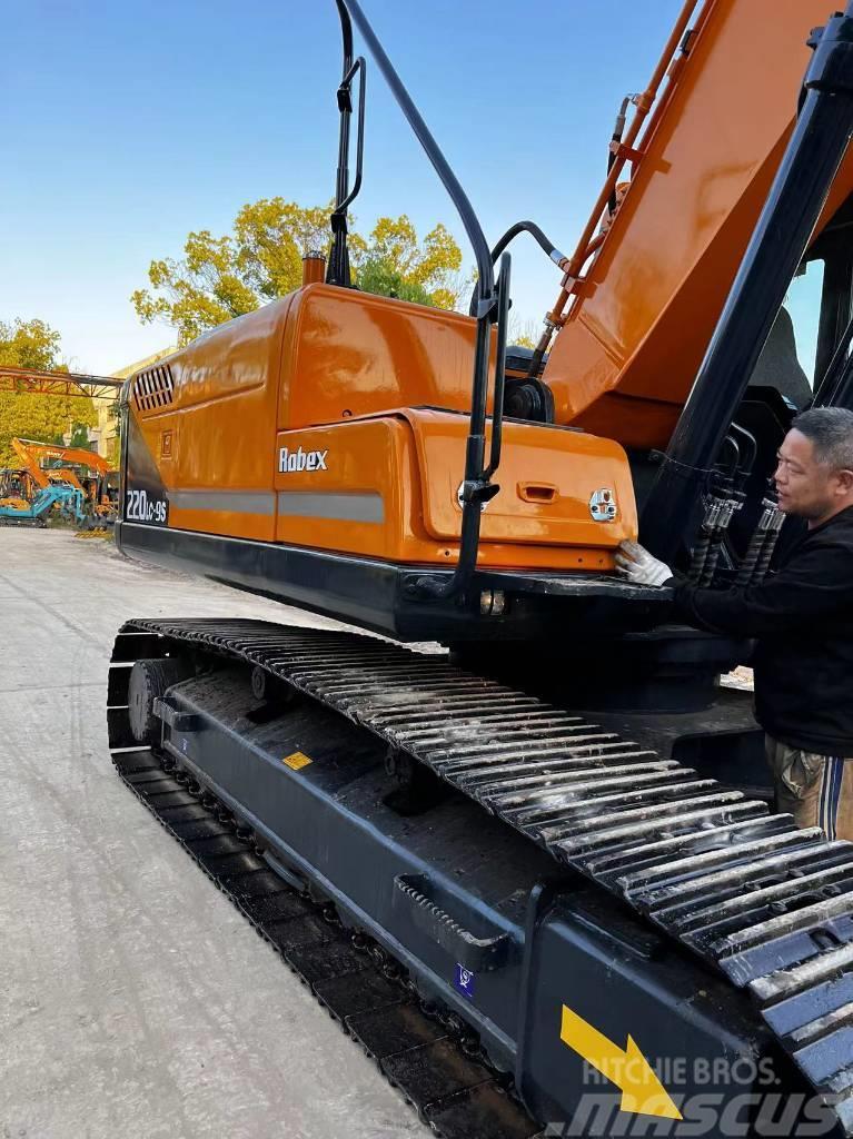 Hyundai 220LC-9S Excavadoras sobre orugas