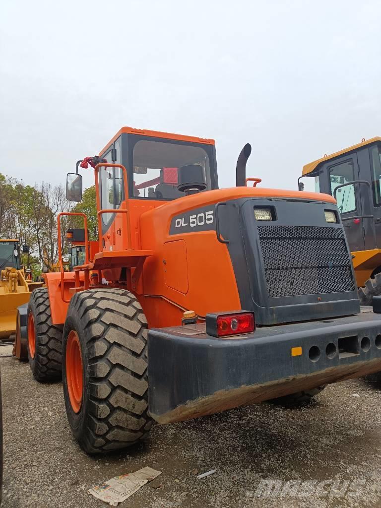 Doosan DL 505 Cargadoras sobre ruedas