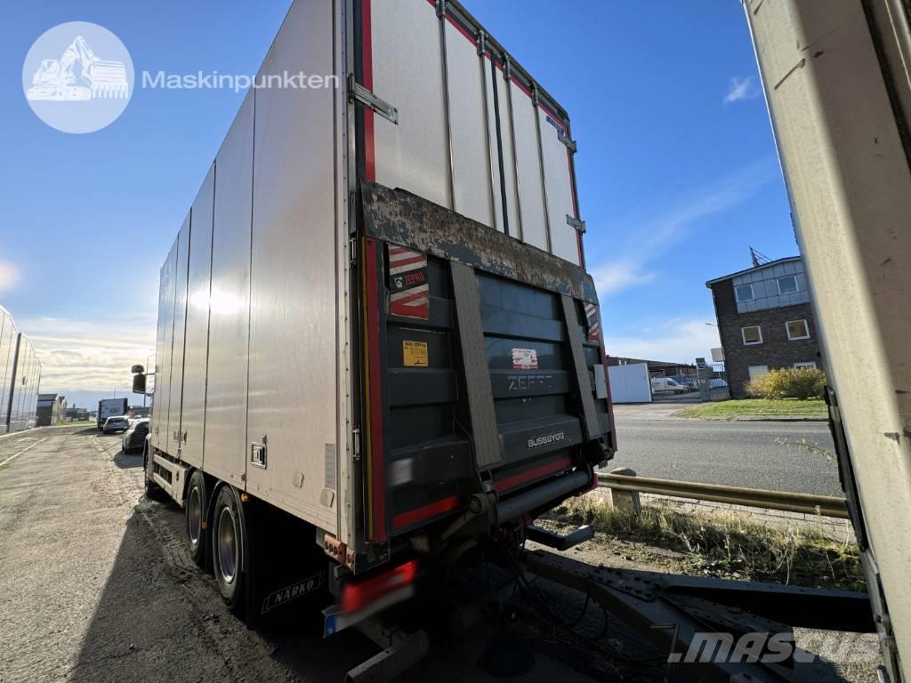 Scania R 450 Camiones con caja de remolque