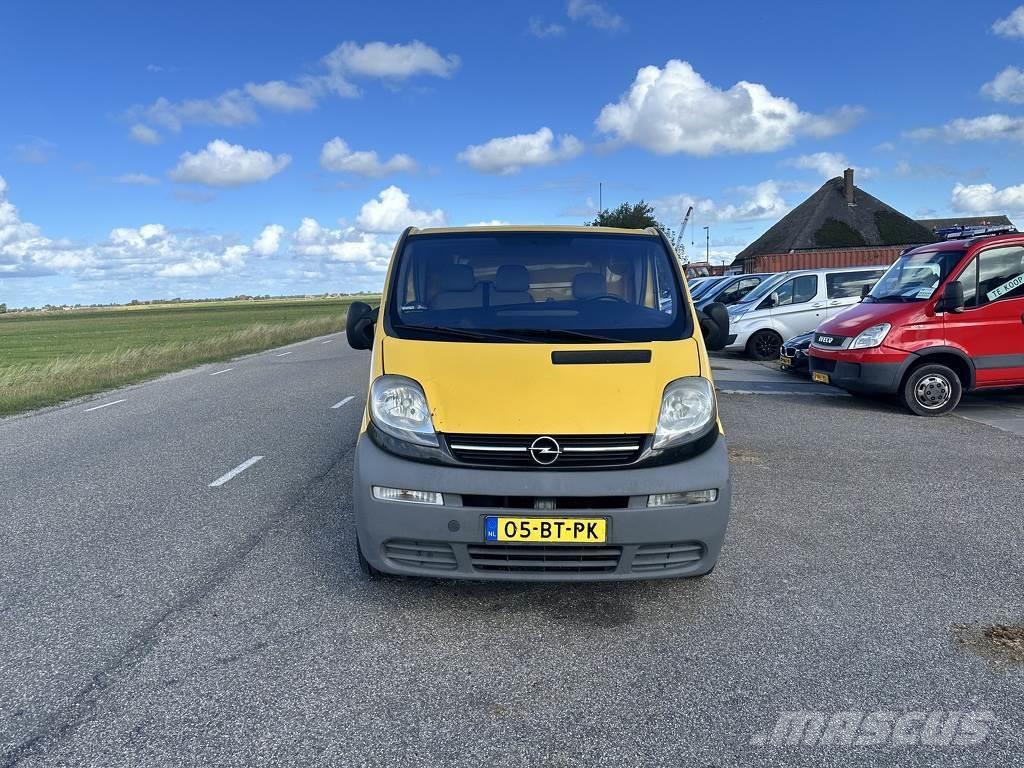 Opel Vivaro Vehículos de caha cerrada