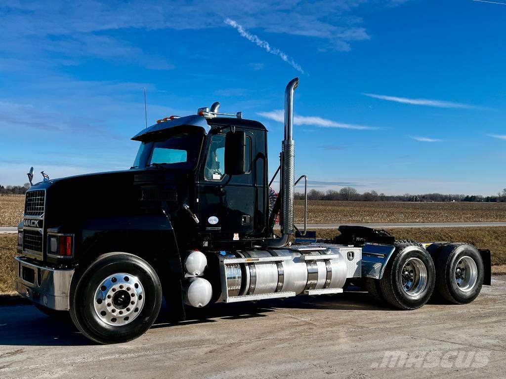 Mack Pinnacle Camiones tractor