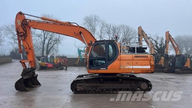 Doosan DX 225 Excavadoras sobre orugas