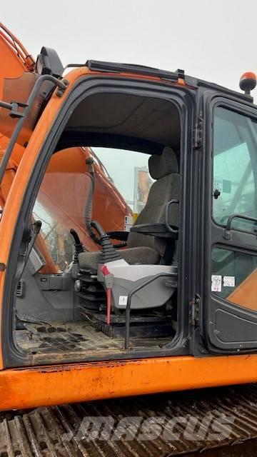 Doosan DX 225 Excavadoras sobre orugas