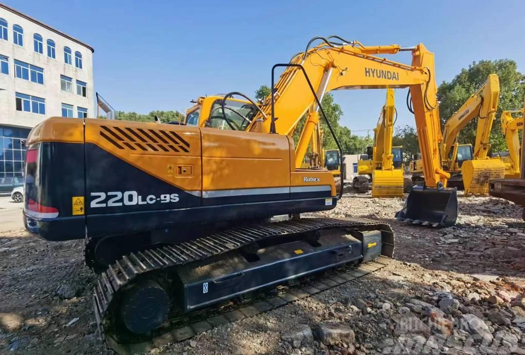 Hyundai R220LC-9S Excavadoras de ruedas