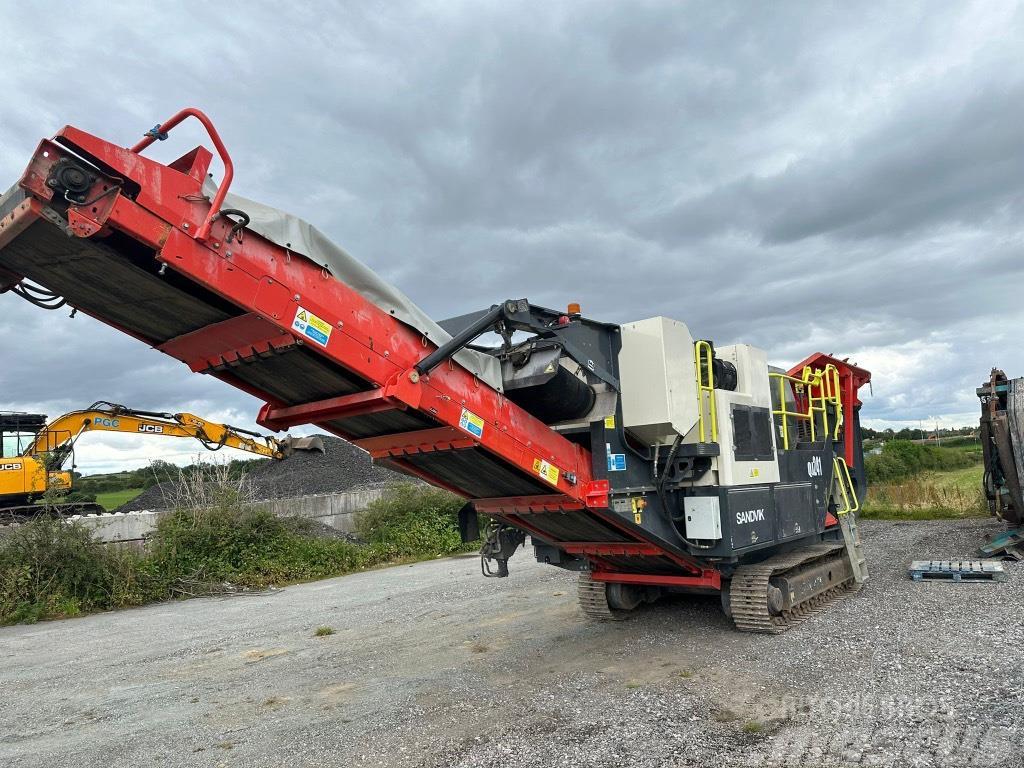 Sandvik QJ 241 Trituradoras móviles