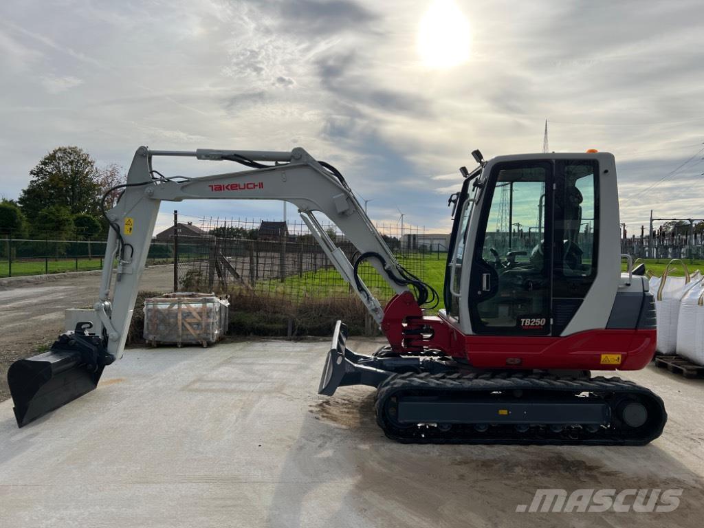 Takeuchi TB 250 Miniexcavadoras