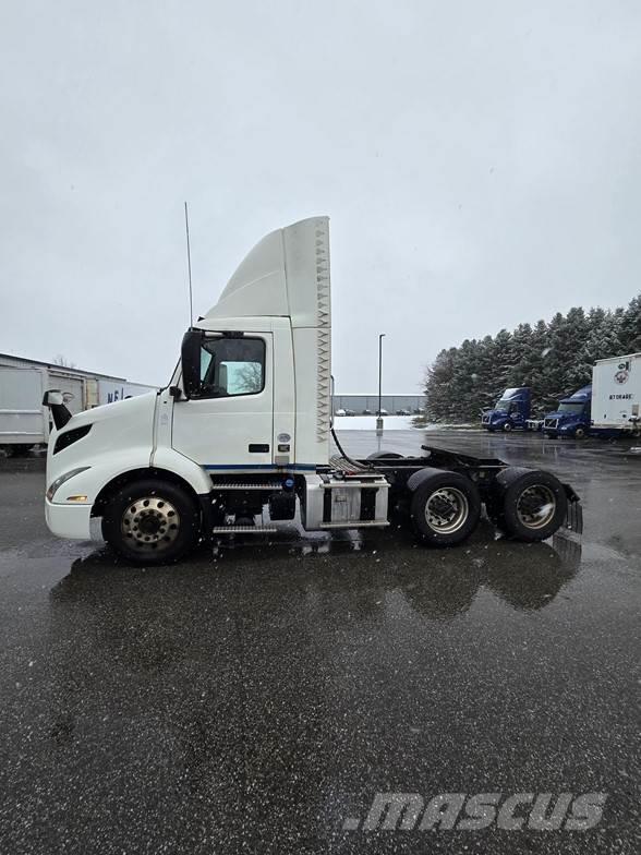 Volvo VNL64300 Camiones tractor