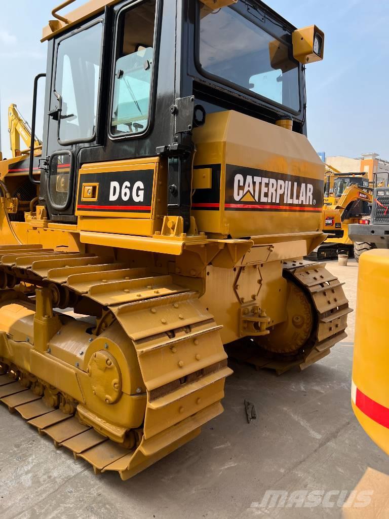 CAT D6G Buldozer sobre oruga