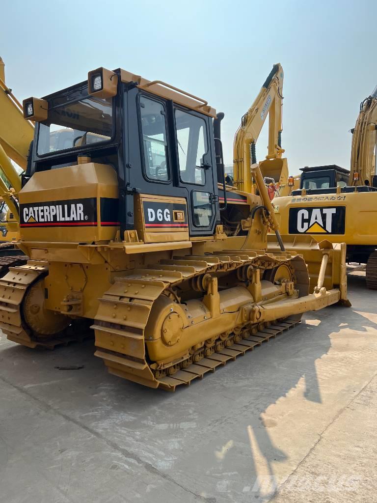 CAT D6G Buldozer sobre oruga