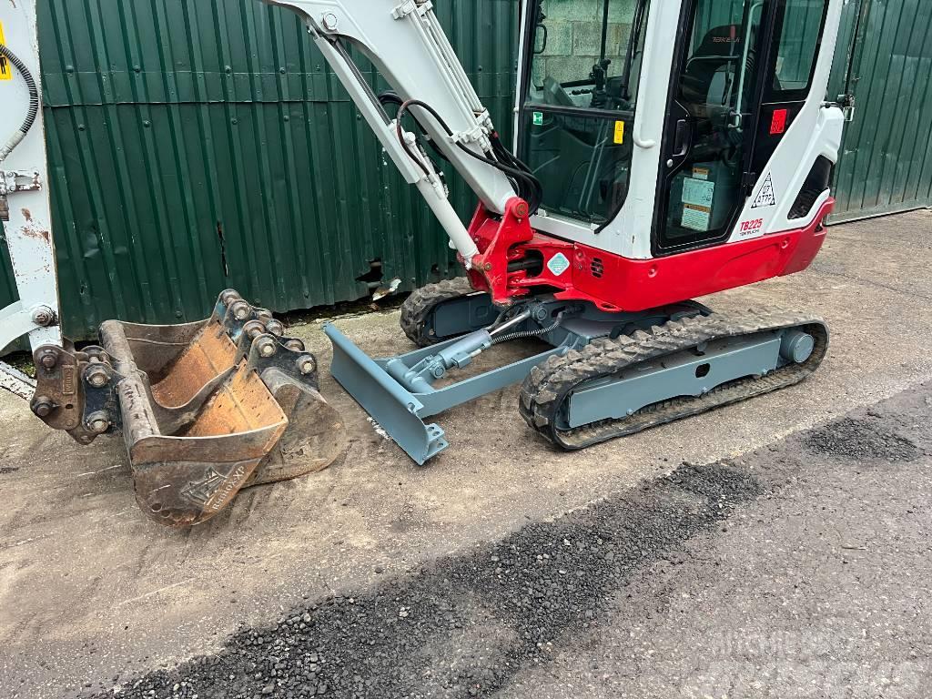 Takeuchi TB225 Miniexcavadoras