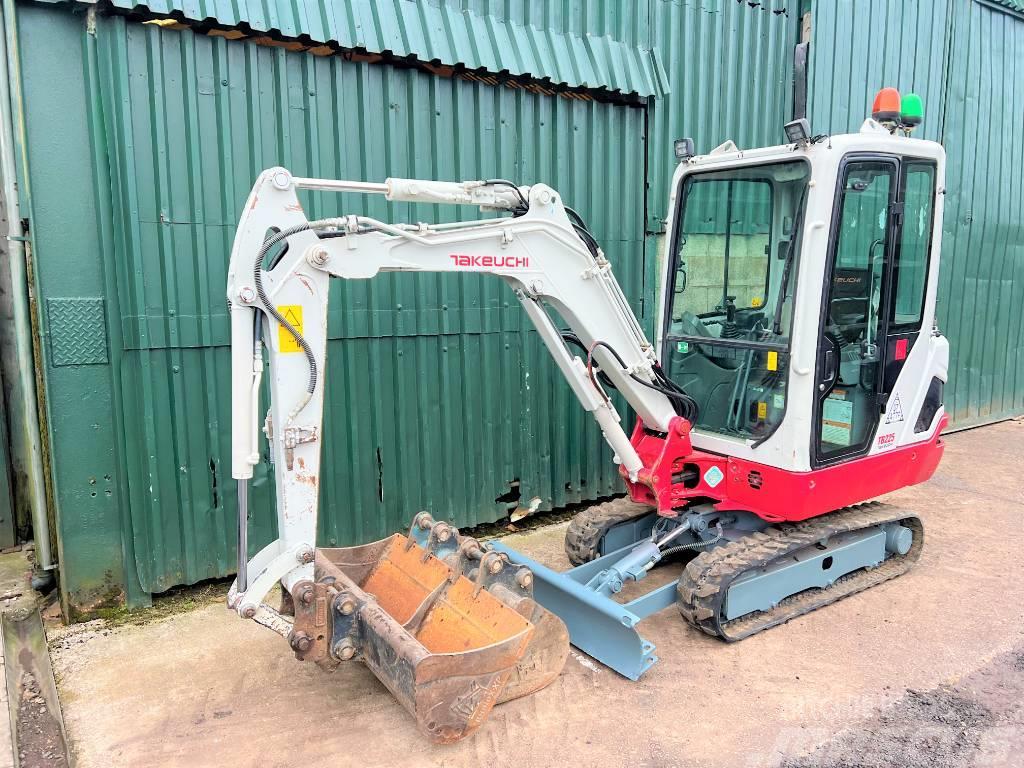 Takeuchi TB225 Miniexcavadoras