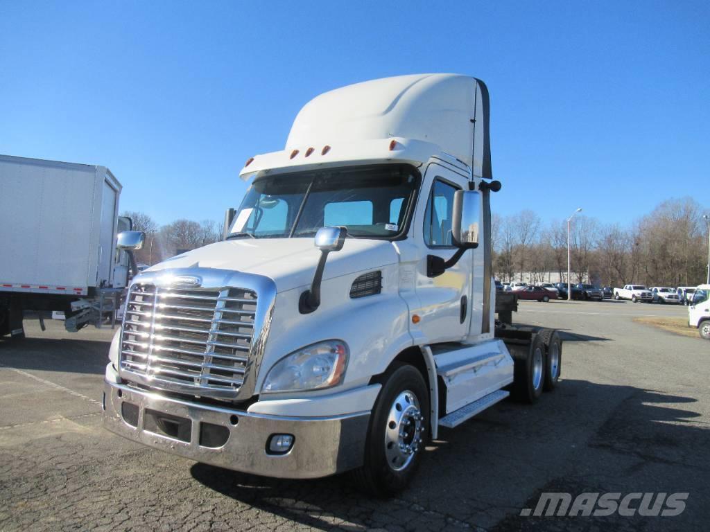 Freightliner CASCADIA 113 Camiones tractor