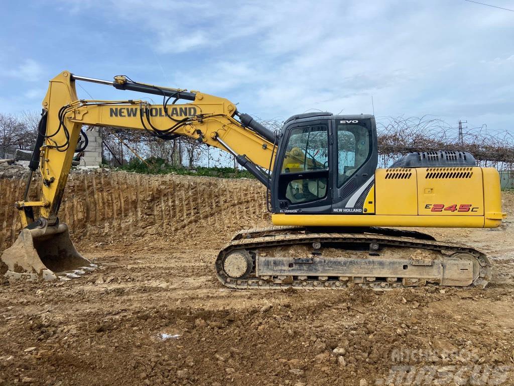 New Holland E245 Excavadoras sobre orugas