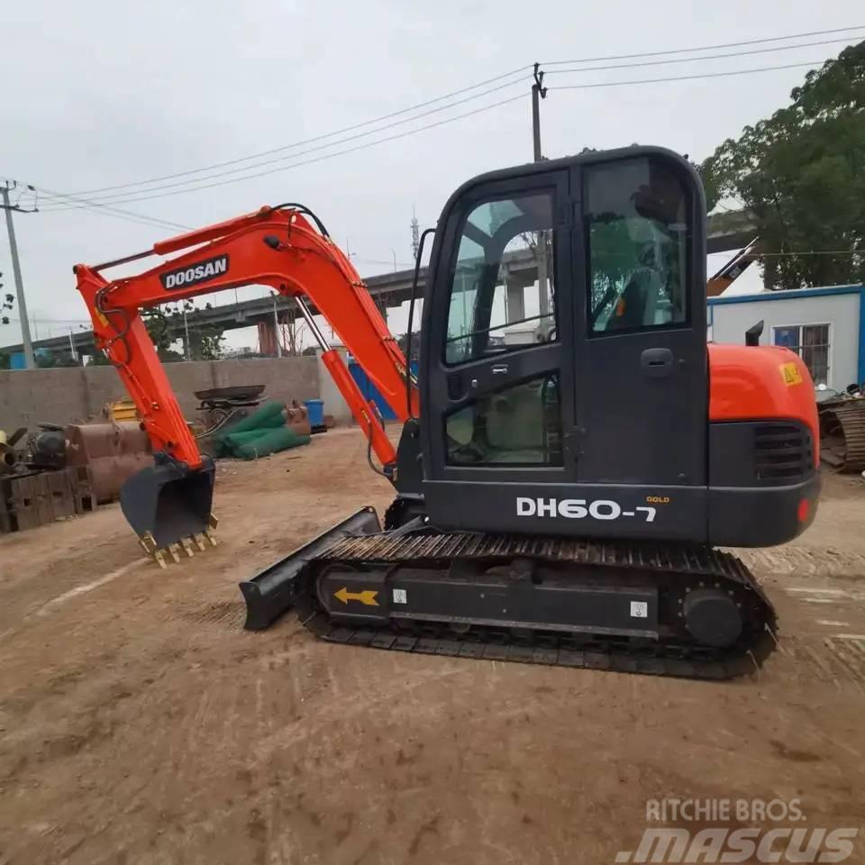 Doosan DH60-7 Excavadoras sobre orugas