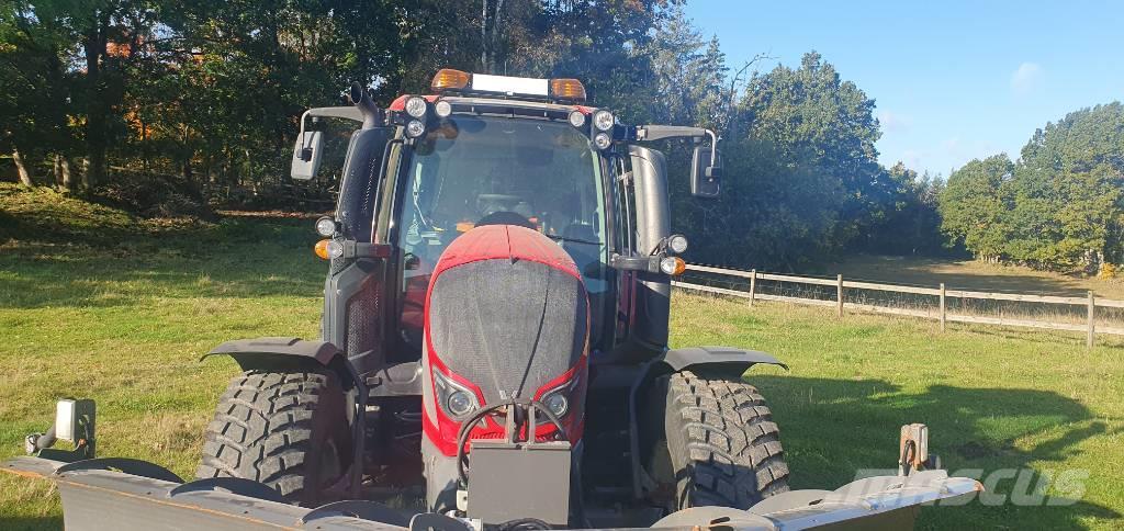 Valtra N114HT5 Tractores