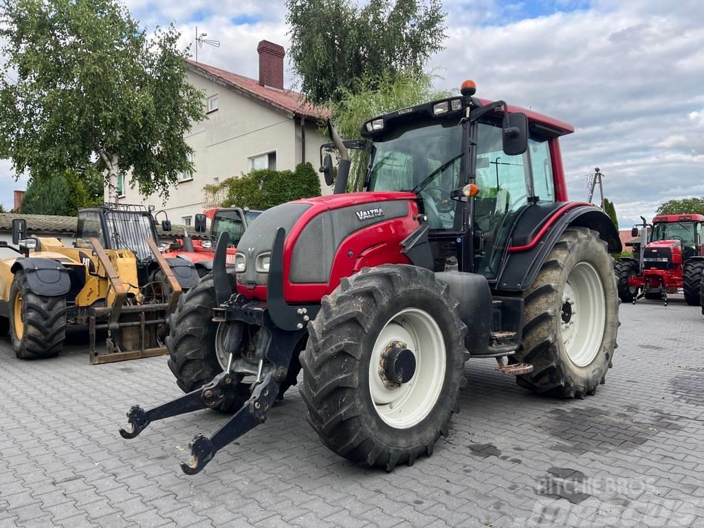 Valtra N121 HiTECH Tractores