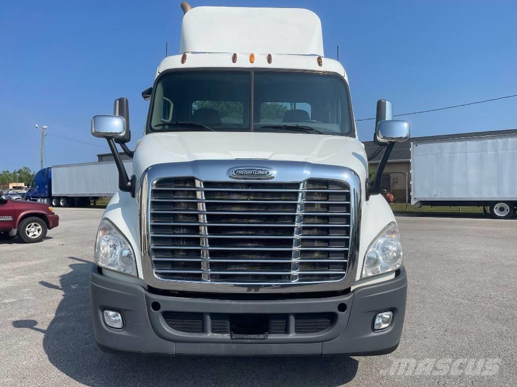 Freightliner Cascadia 113 Camiones tractor