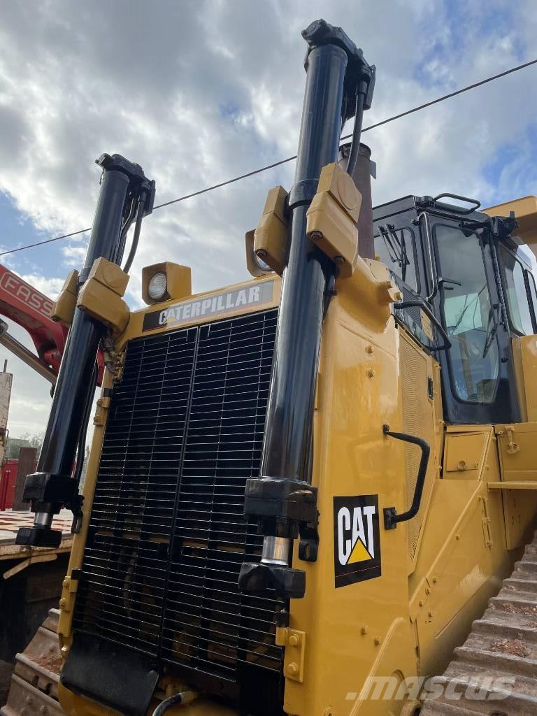 CAT D8L Buldozer sobre oruga