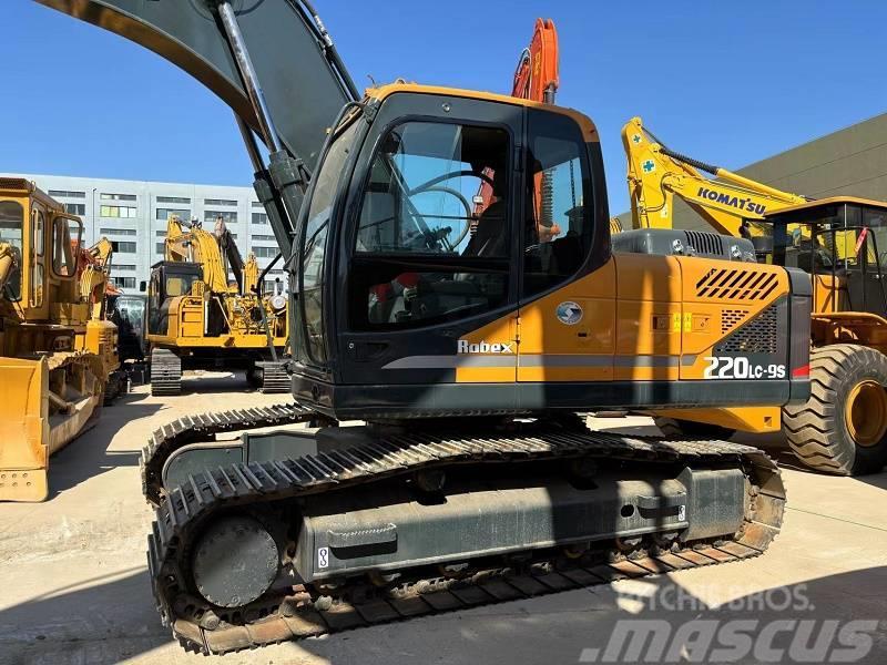 Hyundai 220LC-9S Excavadoras sobre orugas