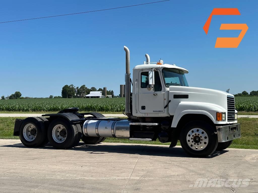 Mack CH 613 Camiones tractor