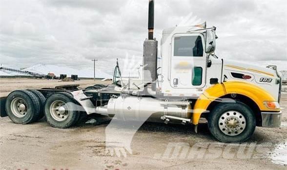 Peterbilt 384 Camiones tractor