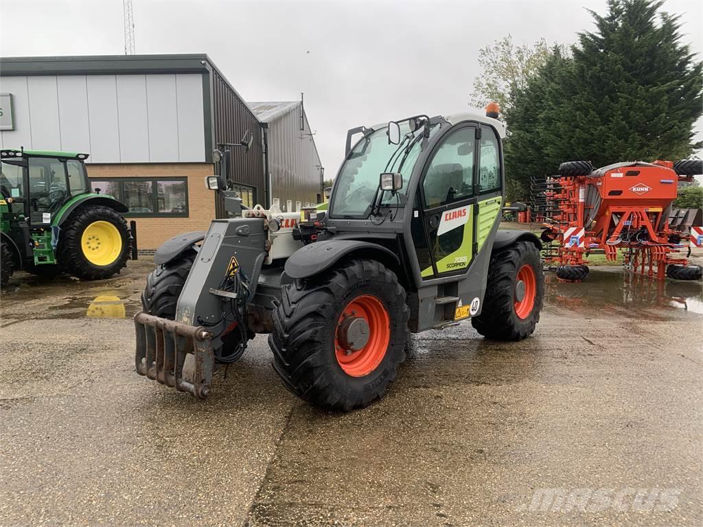 CLAAS 7055 Manipuladores telescópicos agrícolas