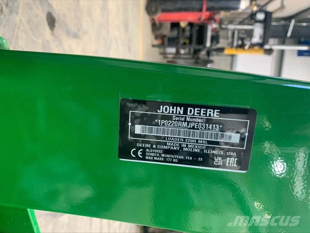 John Deere 220R Tractores compactos