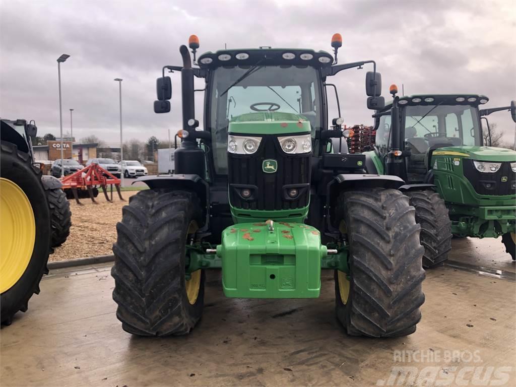 John Deere 6215R Tractores