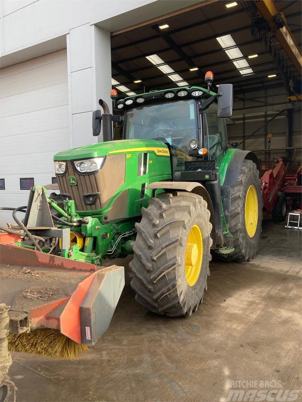 John Deere 6R215 Otra maquinaria agrícola