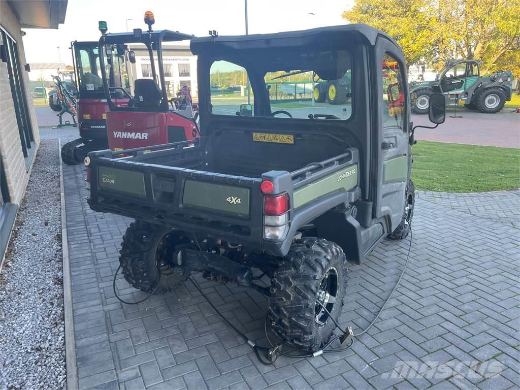 John Deere XUV865M Maquinarias para servicios públicos