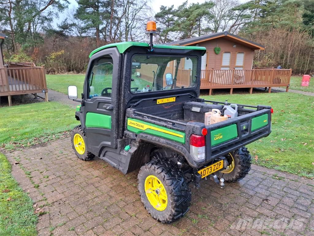 John Deere XUV865R Maquinarias para servicios públicos