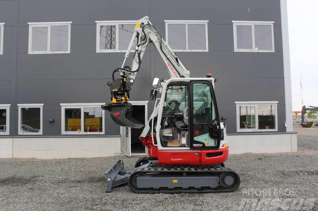 Takeuchi TB257FR Excavadoras 7t - 12t