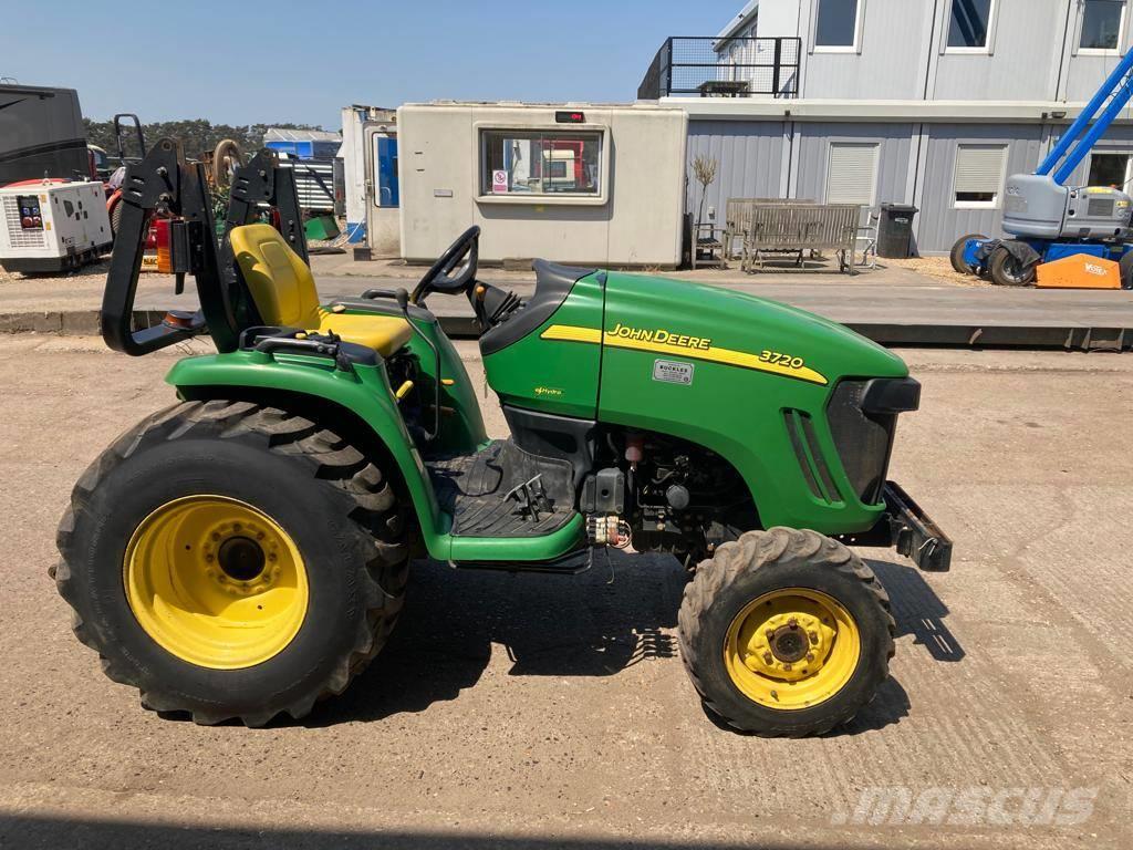 John Deere 3720 Tractores