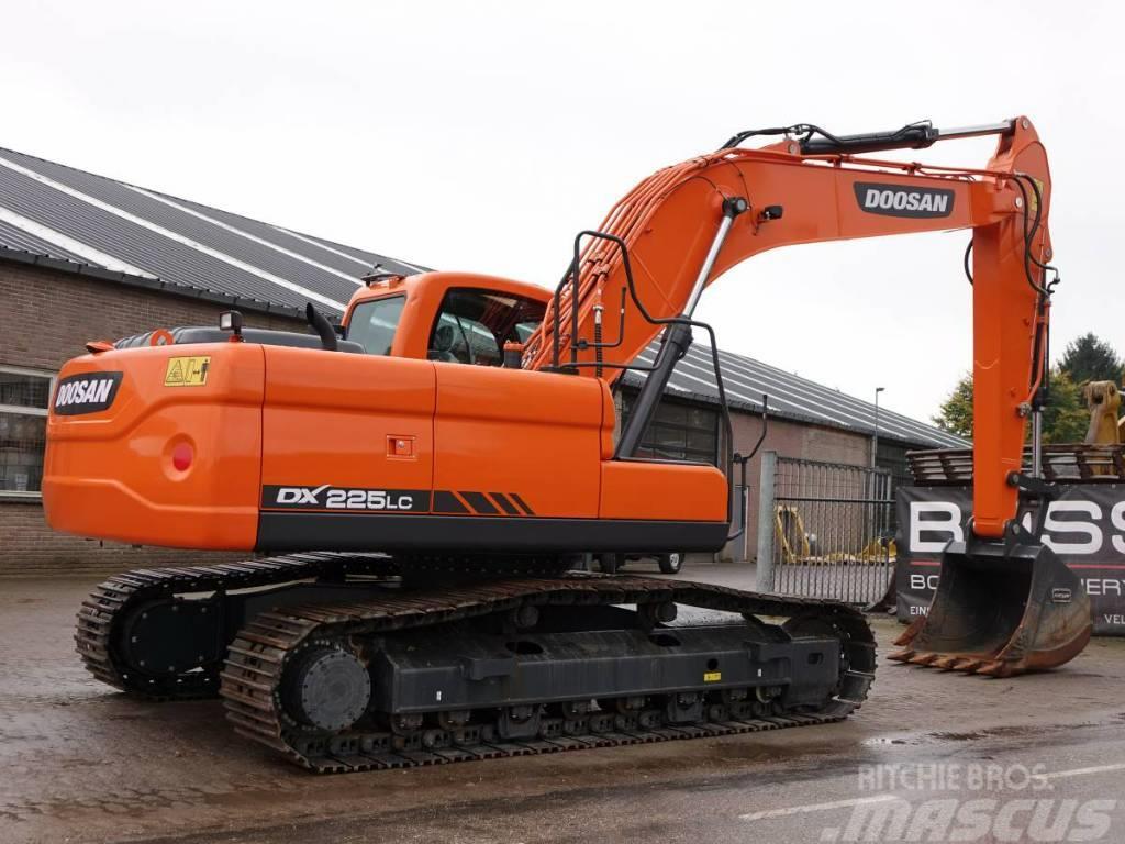 Doosan DX 225 Excavadoras sobre orugas