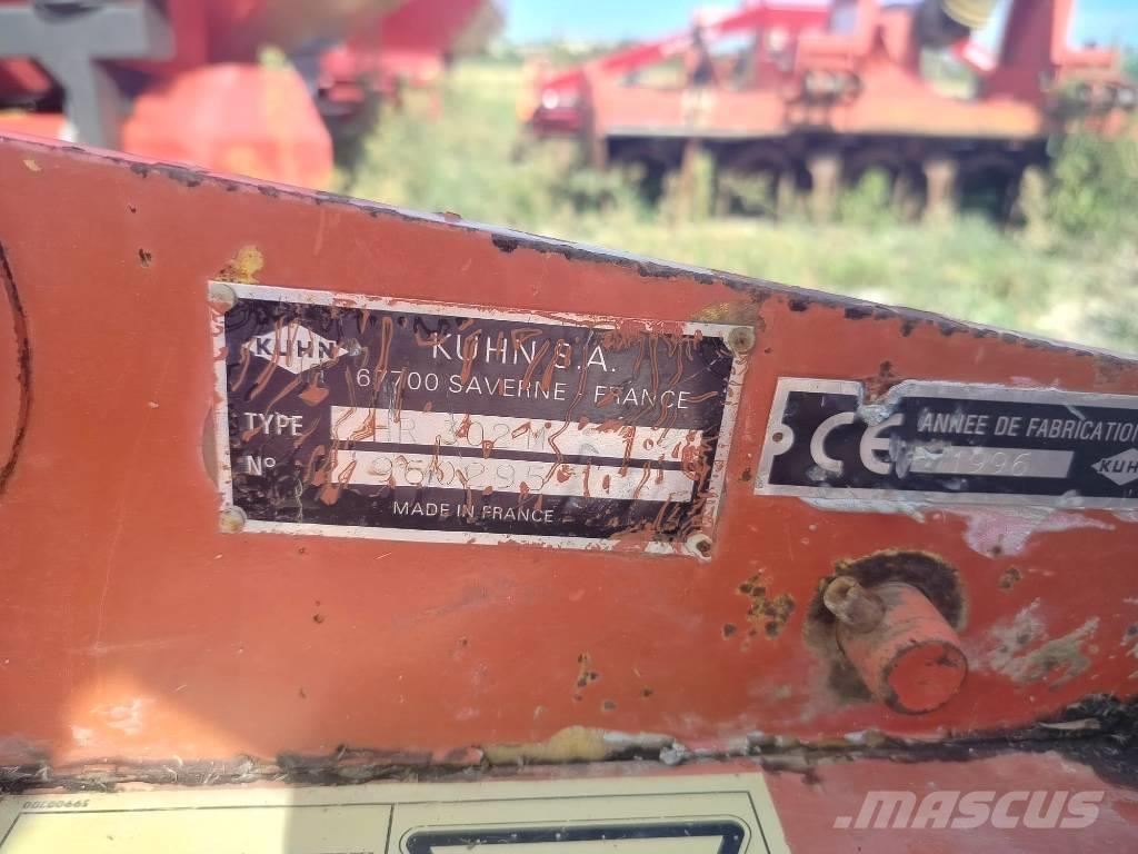 Kuhn HR 302 Gradas