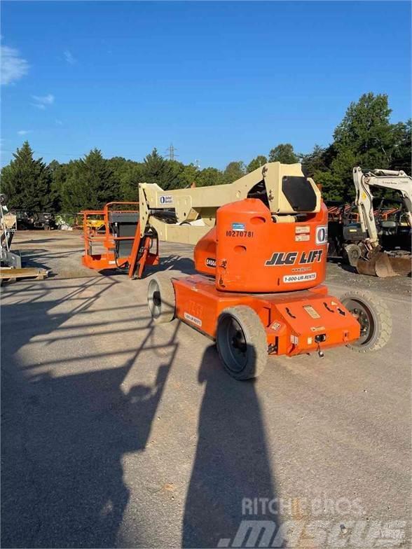 JLG E450AJ Plataformas con brazo de elevación manual