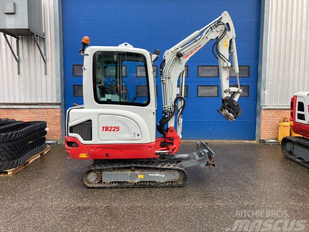 Takeuchi TB 225 Miniexcavadoras