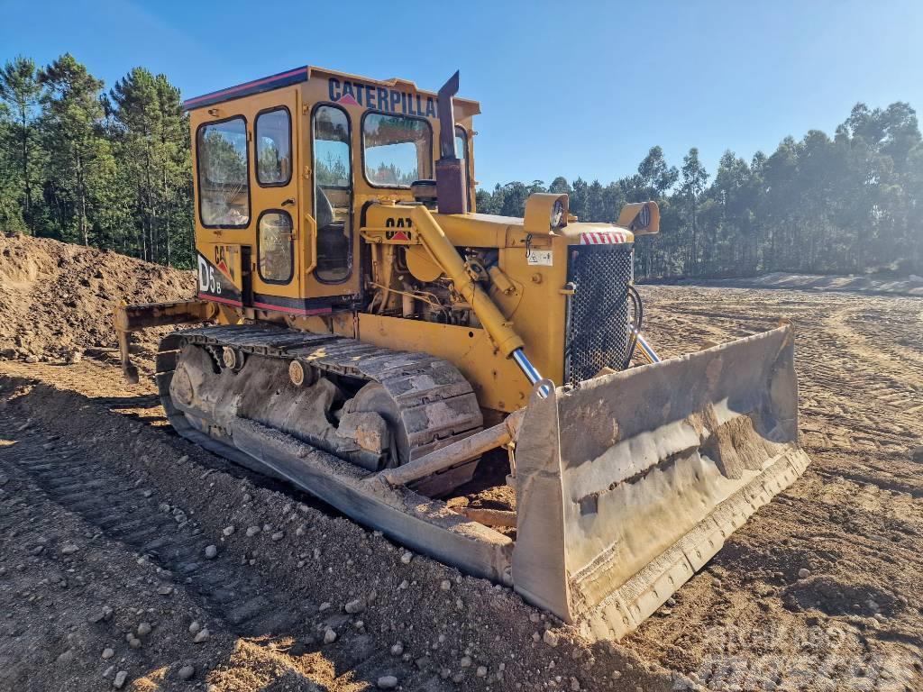 CAT D 5 Buldozer sobre oruga