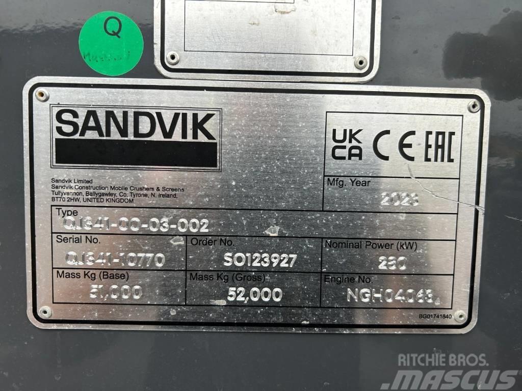 Sandvik QJ 241 Trituradoras móviles