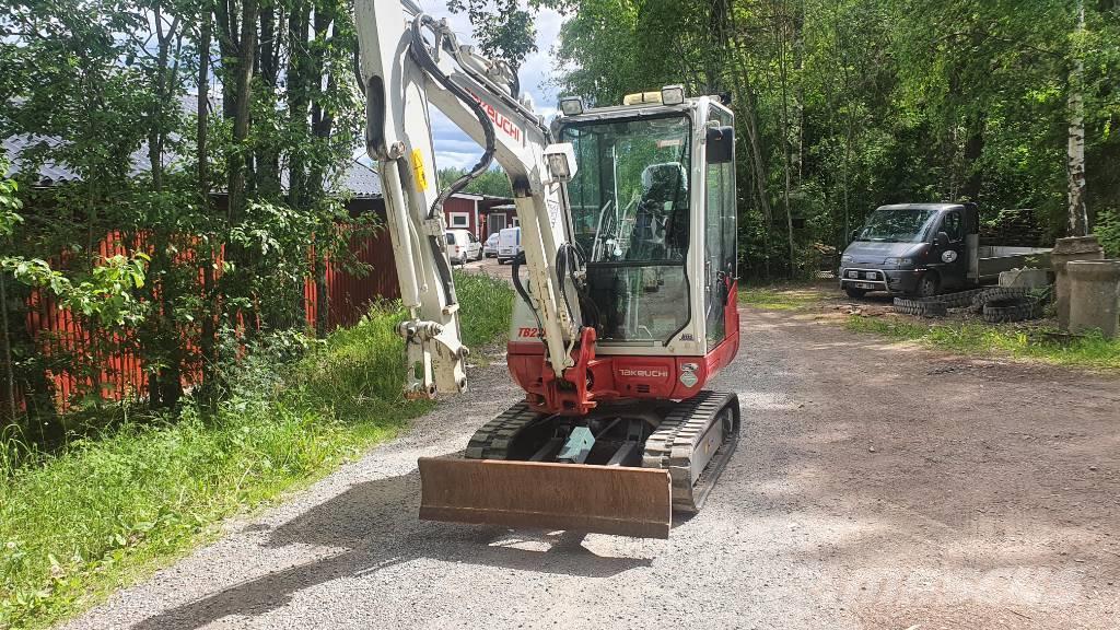 Takeuchi TB230 Miniexcavadoras