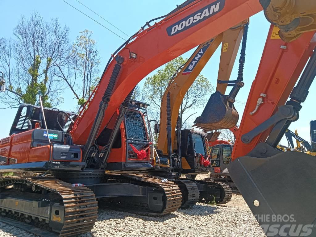 Doosan DX 225 Excavadoras de largo alcance