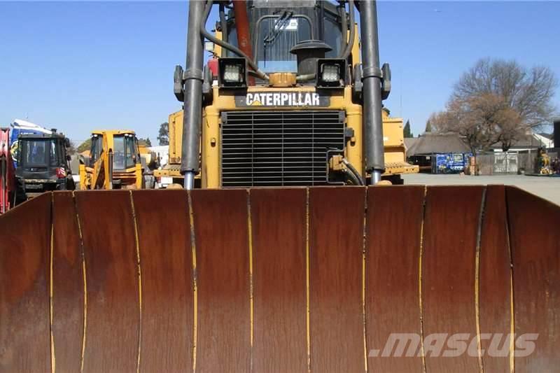 CAT D6R Buldozer sobre oruga