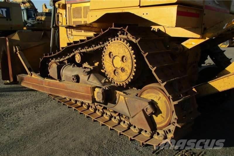 CAT D6R Buldozer sobre oruga