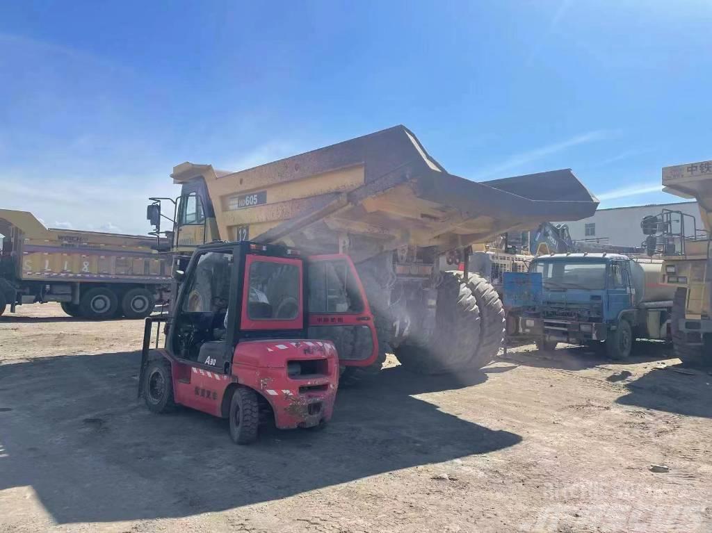 Komatsu HD605 Camiones de volteo rigidos